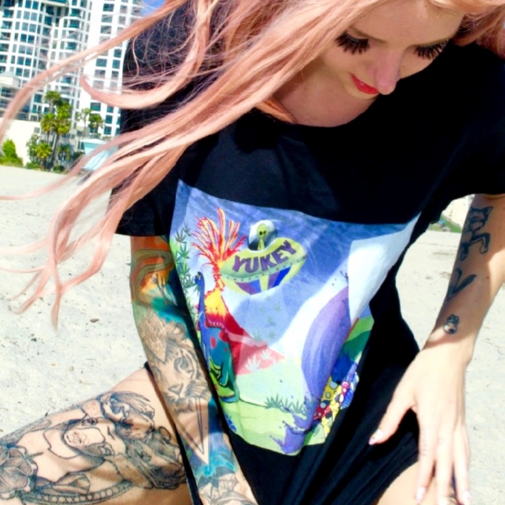Yukey Stay Trippy Tee